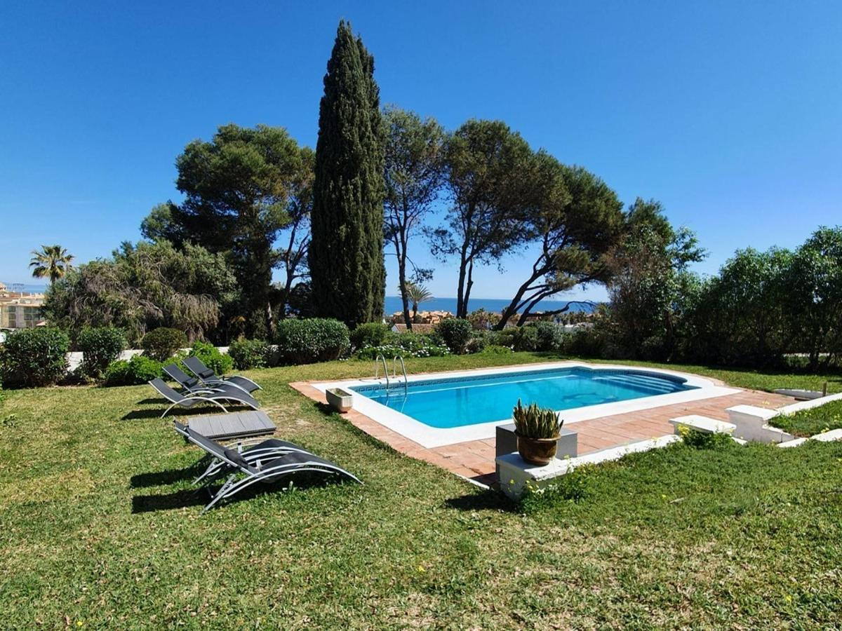 Beautiful 5 Bedroom Villa With Private Pool With Stunning Sea Views, Walking Distances To Shops Restaurants Beach Манільва Екстер'єр фото
